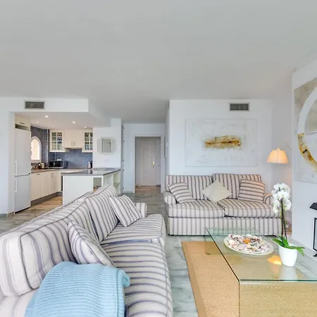 Estepona Beach Apartment דירה אסטפונה