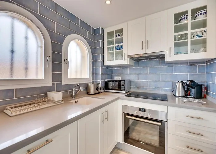 Estepona Beach Apartment شقة