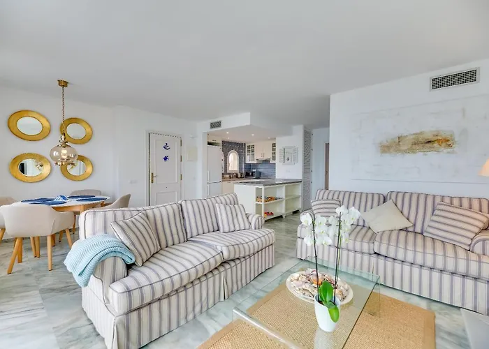 Estepona Beach Apartment شقة إِستيبونا