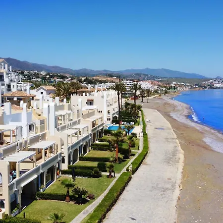 Estepona Beach Apartment Естепона