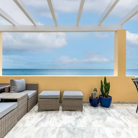 Estepona Beach Apartment 埃斯特波纳