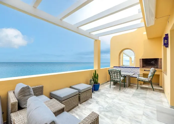 Estepona Beach Apartment Естепона