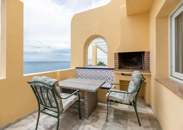 Апартаменти Estepona Beach Apartment Естепона